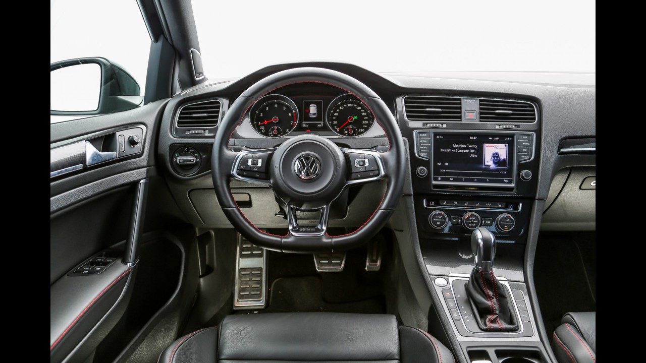VW Golf GTI da próxima geração terá mais de 300 cv de potência