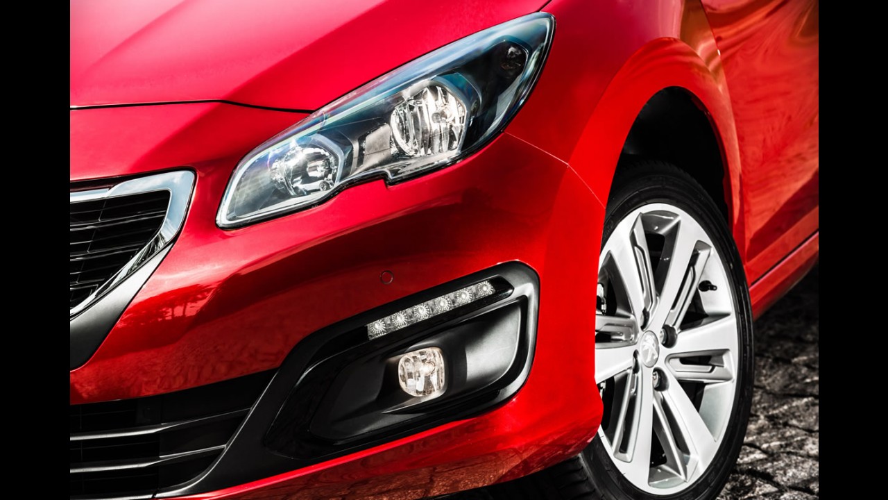 Volta rápida: de cara nova, Peugeot 308 "Mercosul" aposta no recheio