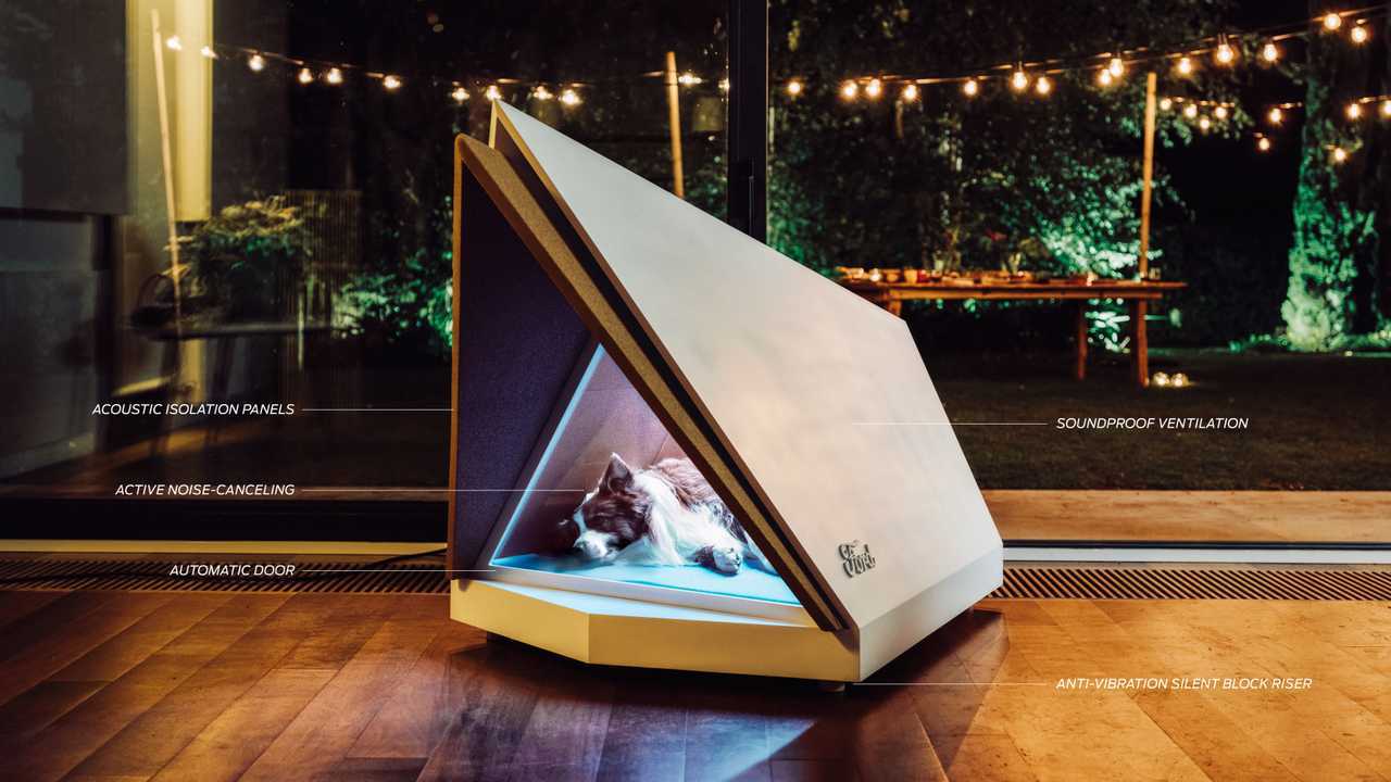 Ford noise-cancelling dog kennel
