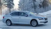 2019 Skoda Superb photos espion