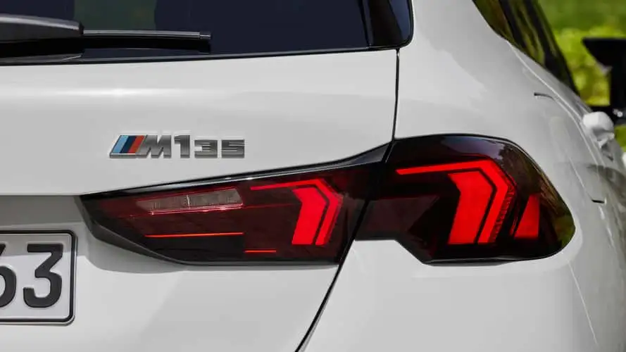bmw-m135-badge.webp