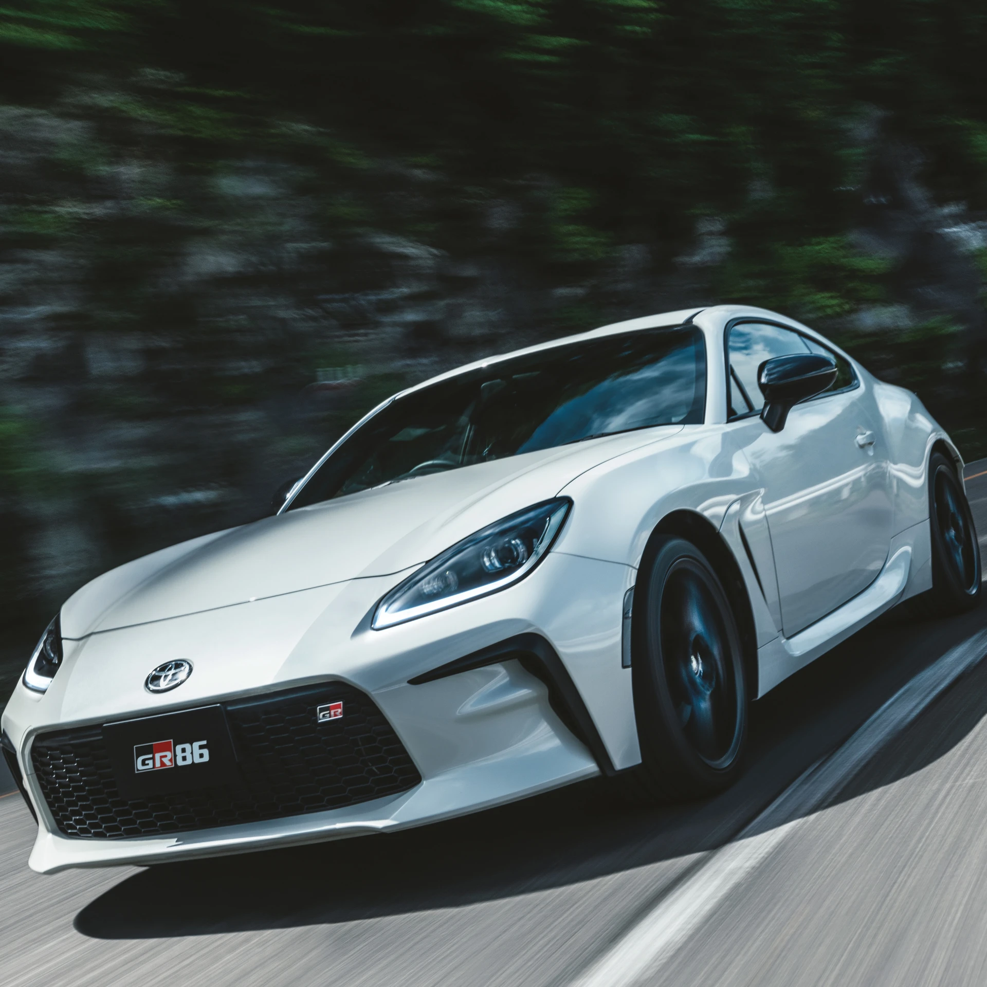 ジャパンモビリティショー 2025 日産GT-R GR86 トヨタ　限定品 Toyota Made the GR86 Slightly Sportier for 2025