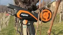 PELLENC F3X: legatrici professionali per viticoltura provate da Giulia Tonello