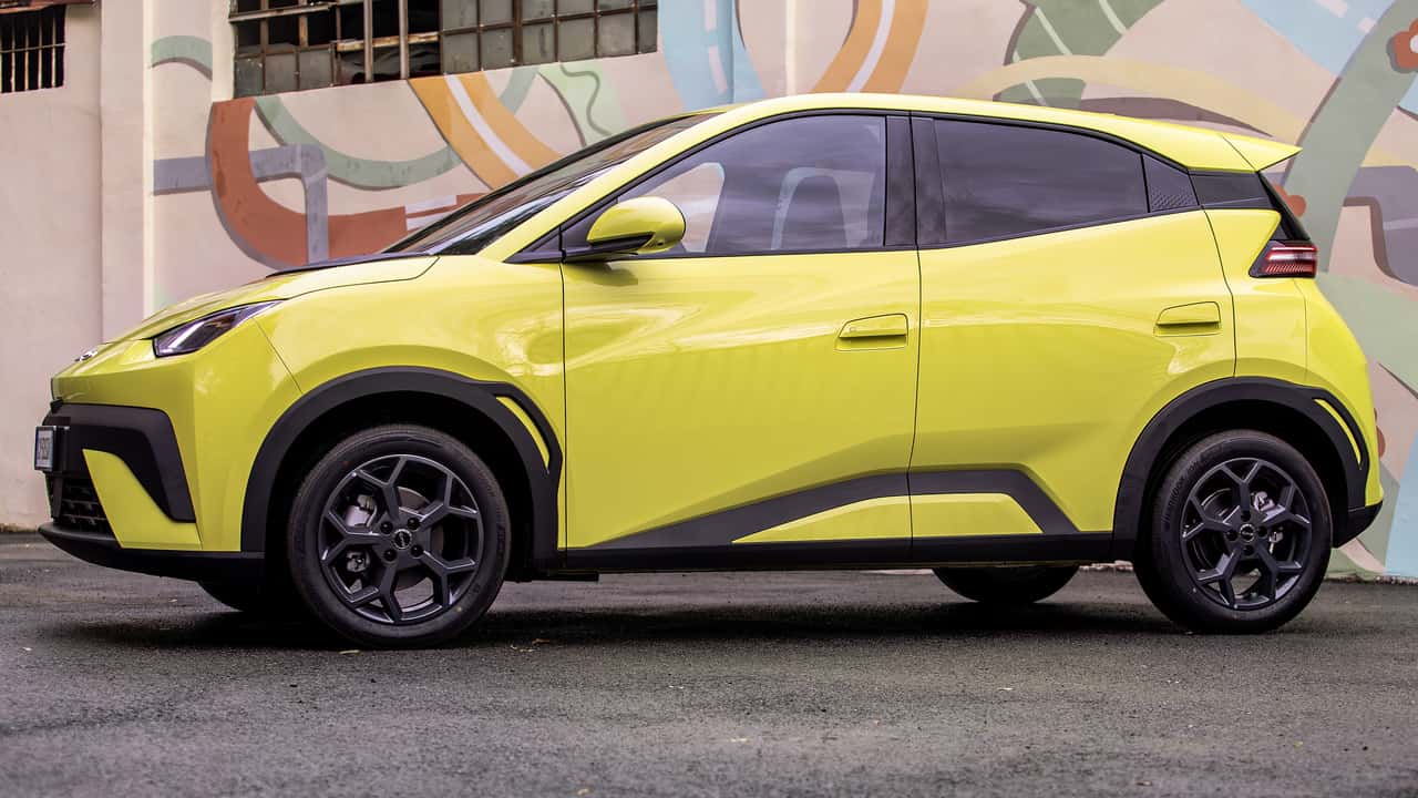 BYD Dolphin Surf, prezzi e allestimenti