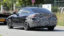 Foto spia del restyling della BMW i4 del 2025