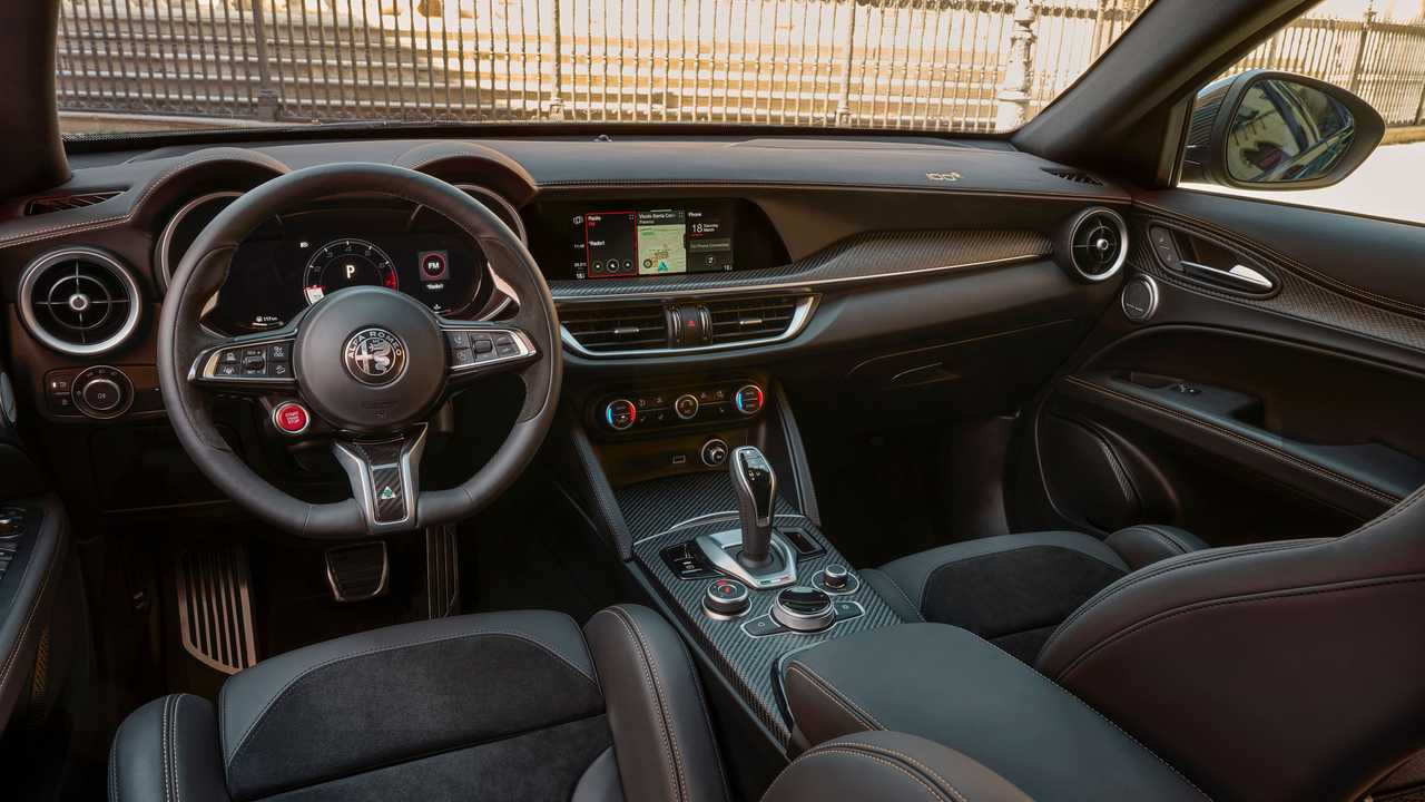 Alfa Romeo Stelvio Quadrifoglio 100° Anniversario özel versiyonu