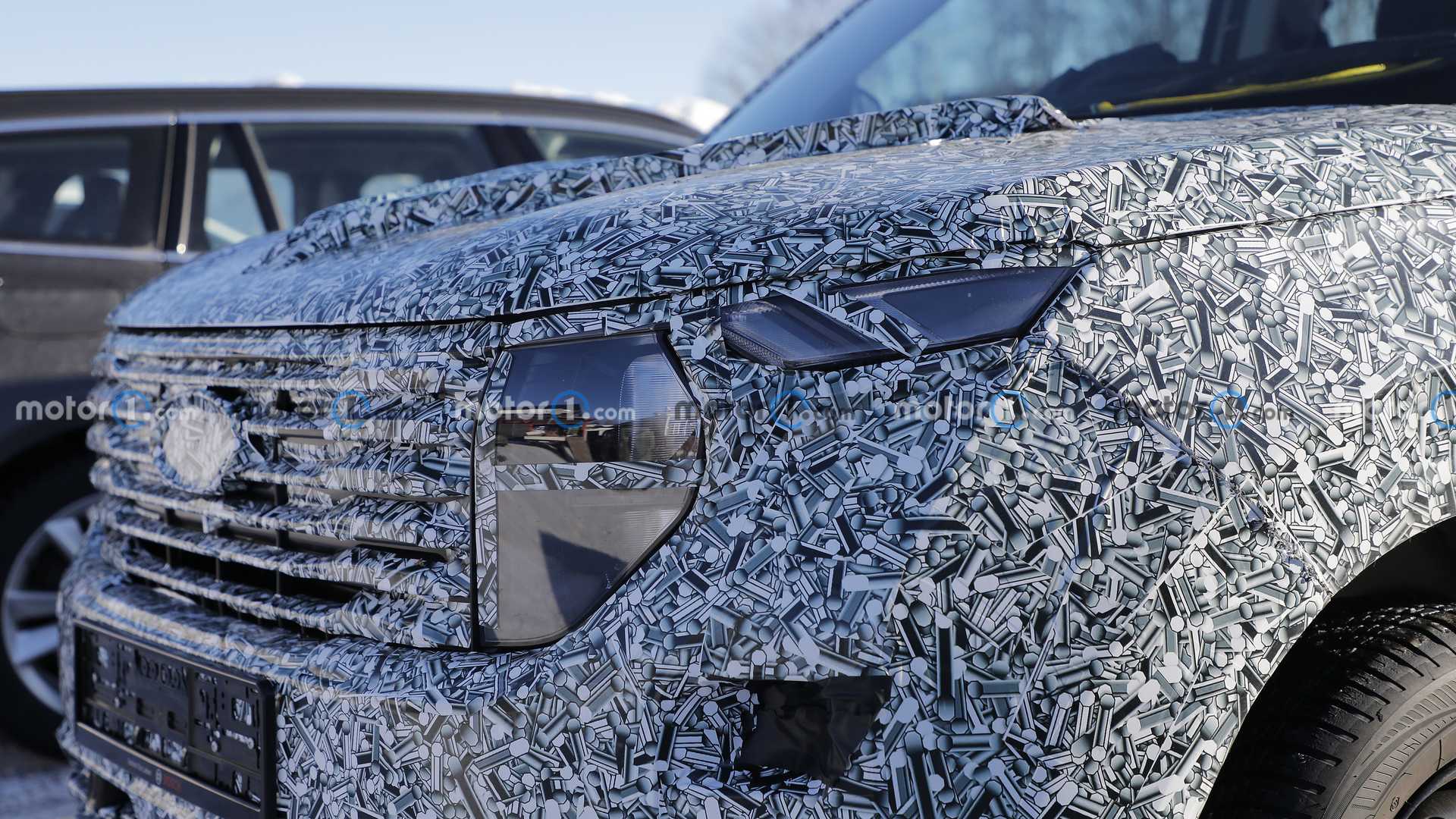 ford-tourneo-courier-spy-photo.jpg