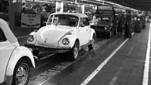 Bandablauf des letzten Käfer Cabriolet bei Karmann Osnabrück – direkt gefolgt vom Golf I Cabrio