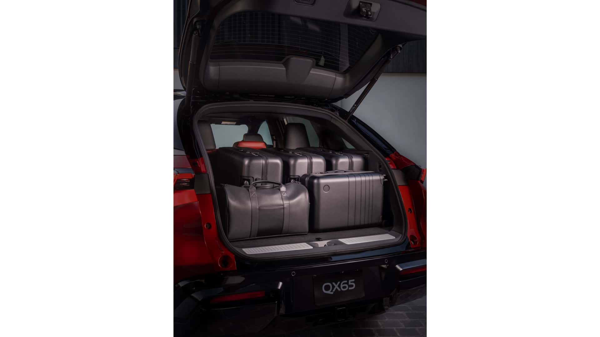 https://cdn.motor1.com/images/mgl/qkYMyR/s1/2027-infiniti-qx65-cargo-space.jpg