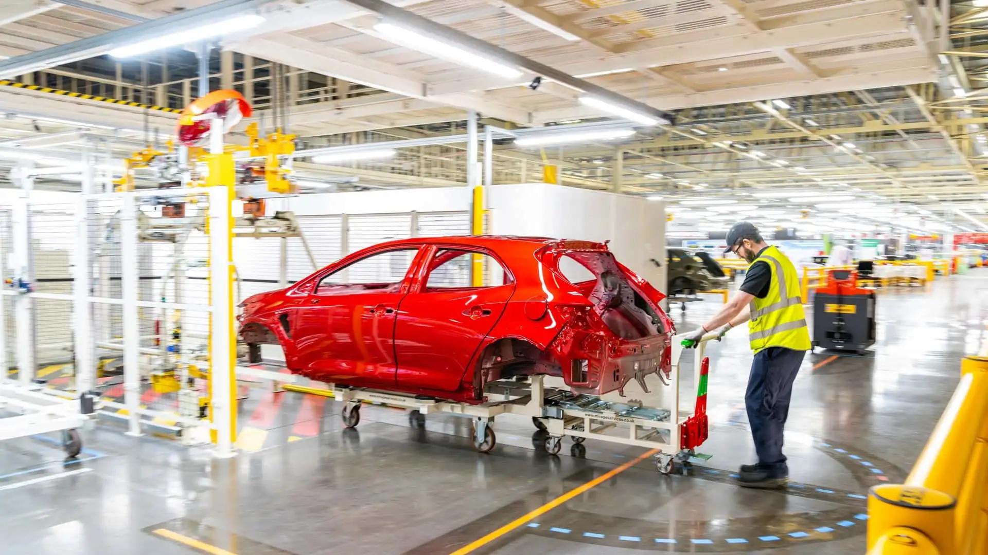 https://cdn.motor1.com/images/mgl/qkYbrq/s1/toyota-gr-corolla-uk-plant-tour.webp