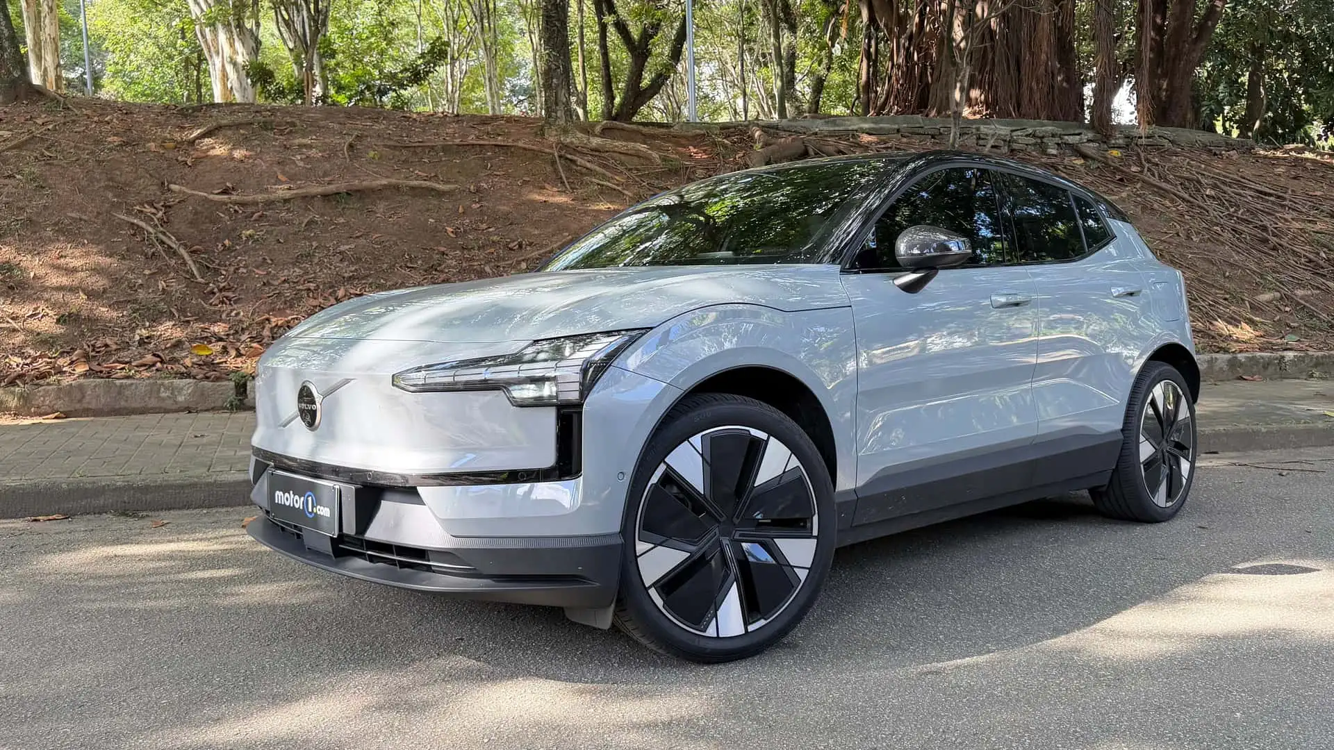 Volvo mata EX30 nos EUA e culpa é de Donald Trump