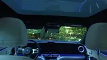 Mercedes C 400 4Matic Avantgarde (2026): Das Sky-Control-Glasdach mit den Leuchtsternen in der Farbe des Ambientelichts