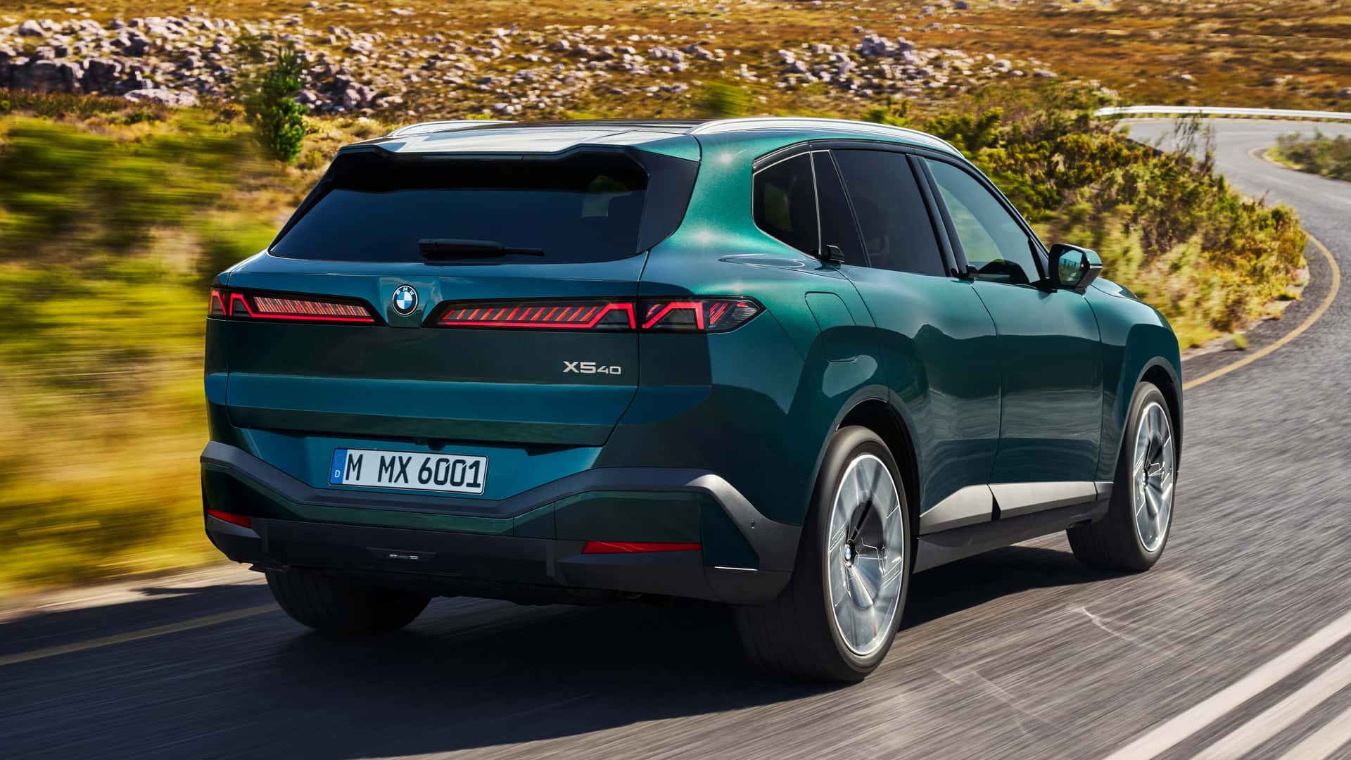 https://cdn.motor1.com/images/mgl/qkYv7g/s1/2027-bmw-x5-40.jpg