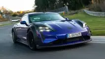 Porsche Taycan Turbo GT Manthey stabilisce il record sul giro al Nurburgring