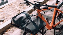 Momentum Voya E+: Lenker und vorderer Gepäckträger