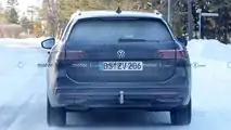 Nuova Volkswagen Passat Variant, le prime foto spia