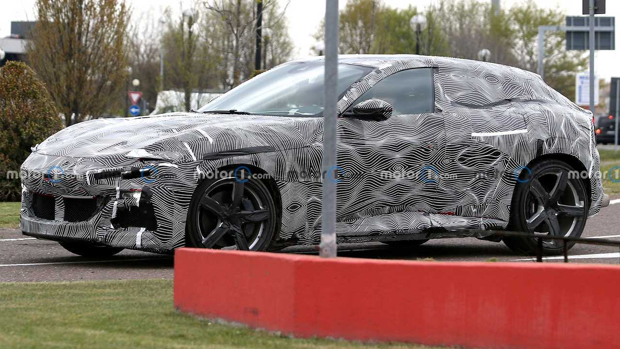 Ferrari Purosangue, le foto spia del SUV di Maranello