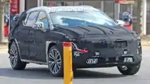 Cadillac XT3 als Erlkönig erwischt