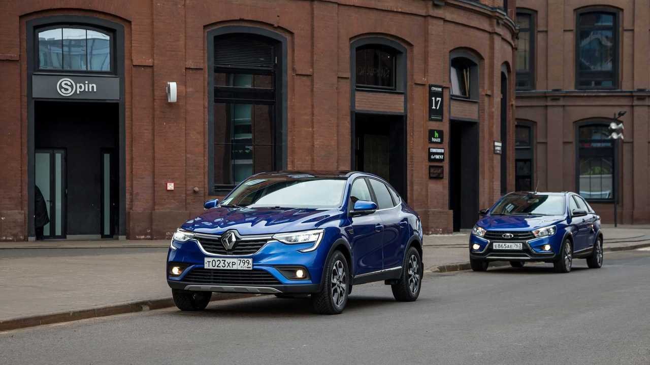 Lada Vesta Cross и Renault Arkana