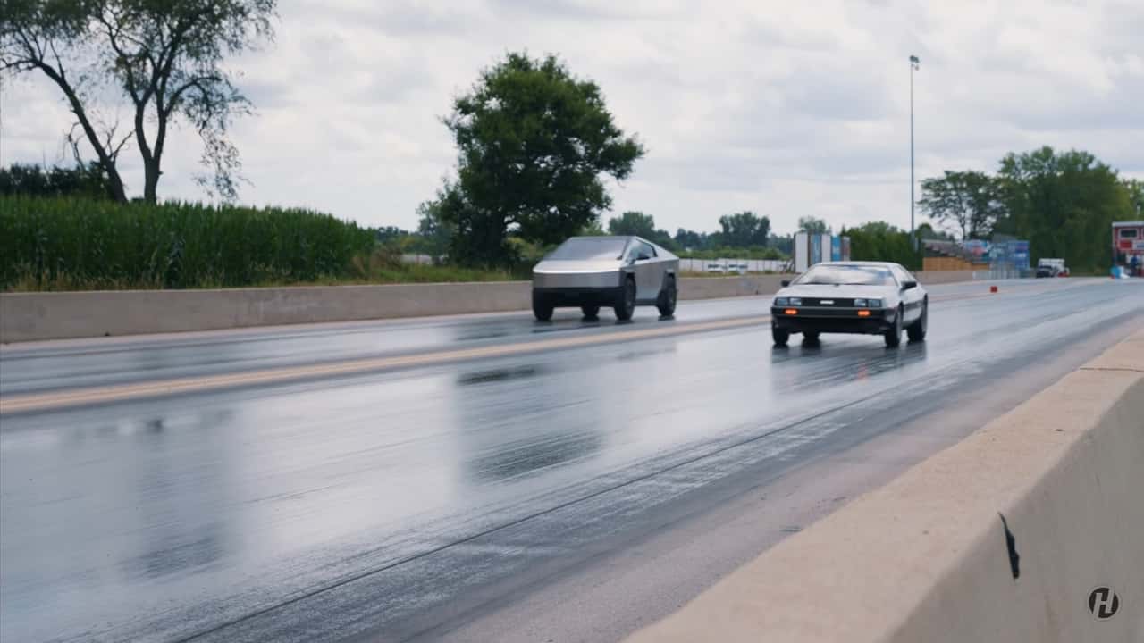 Cybertruck VS DeLorean