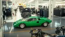 Lamborghini Countach y Revuelto se reúnen en la fábrica