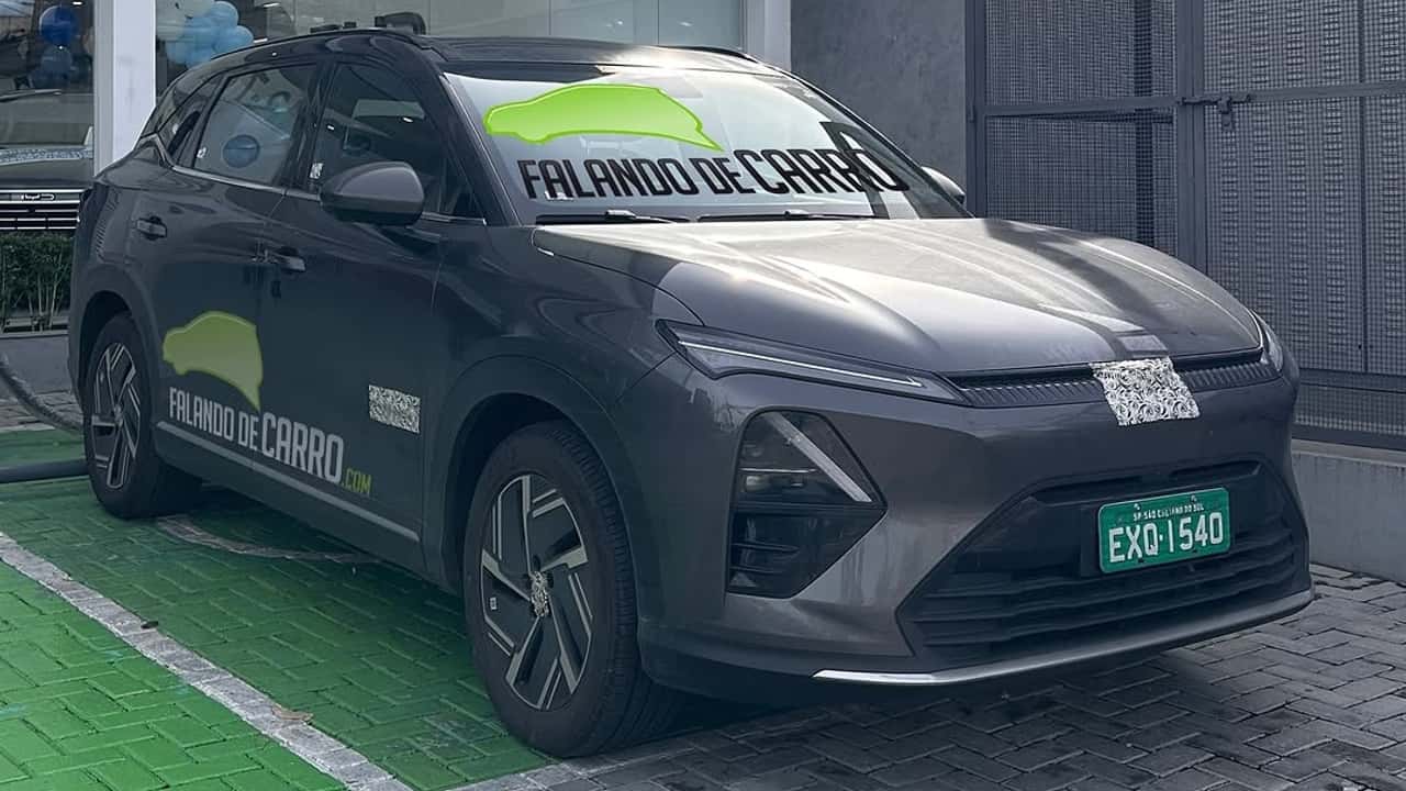 Às vésperas do lançamento, Chevrolet Captiva EV é visto em teste em SP