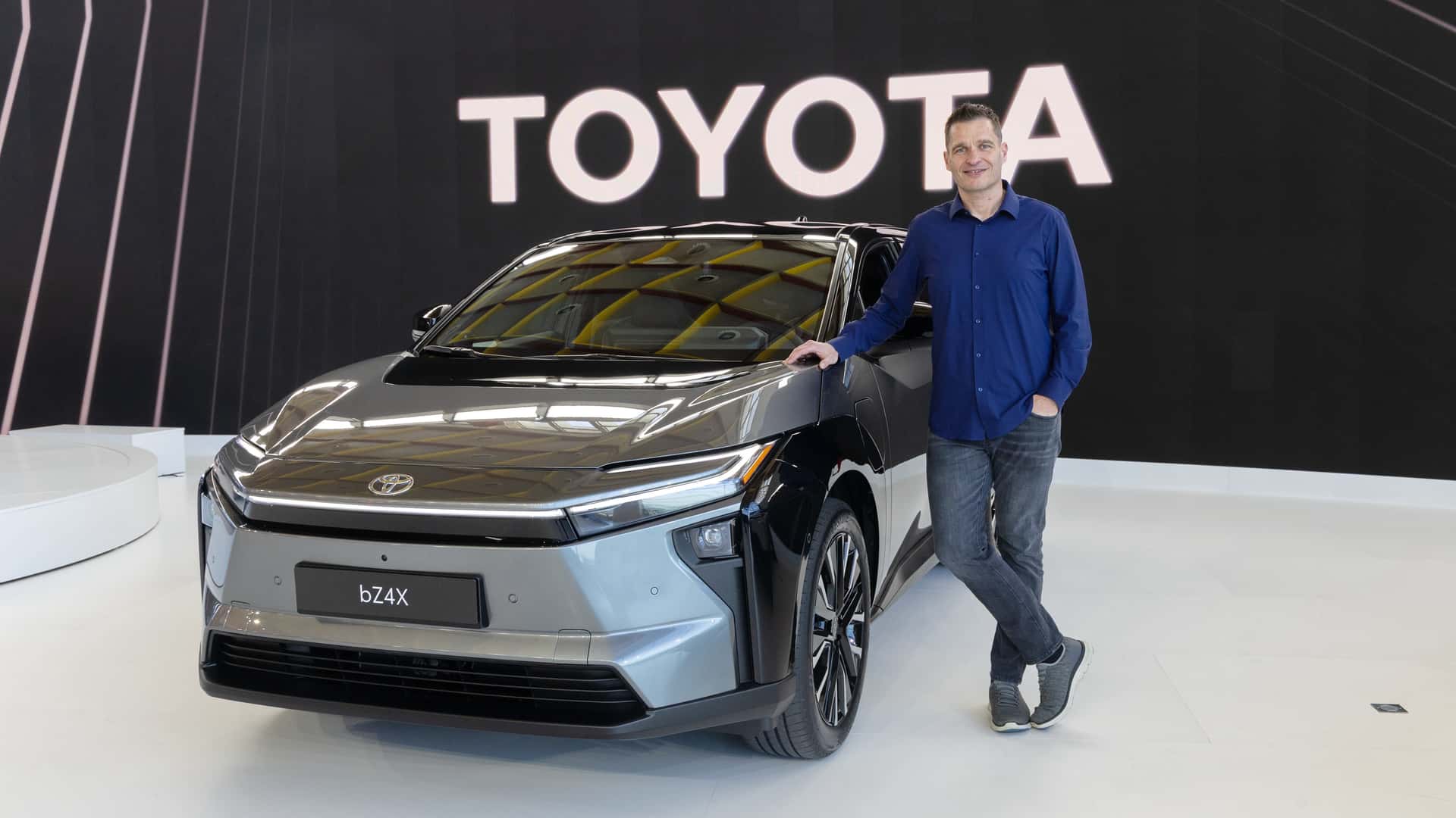 Toyota bZ4X: Sitzprobe im Facelift mit mehr Power und Reichweite