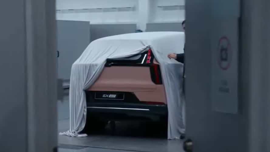 La Volvo EX60 costerà quanto un'auto ibrida plug-in