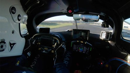 aston martin valkyrie moers test