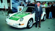 Ferry Porsche in front of the one millionth Porsche, a 911 of the model line 993 (1996)