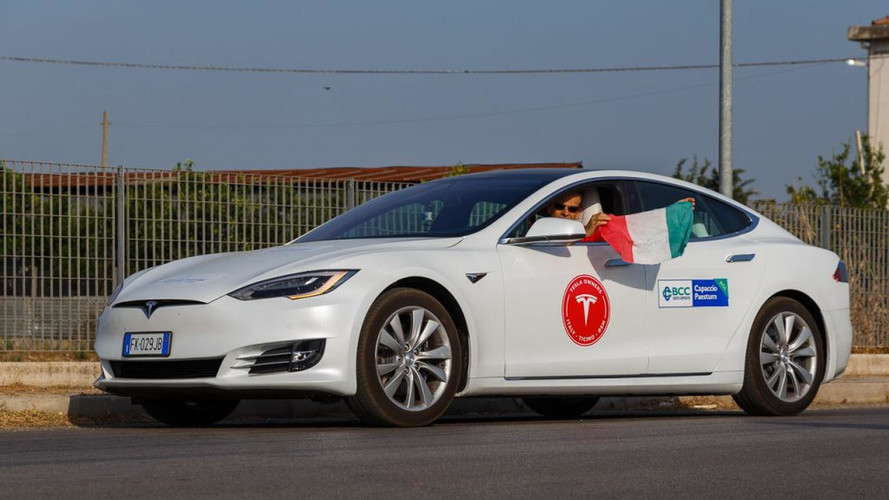 Une Tesla Model S roule plus de 1000 km en une seule charge