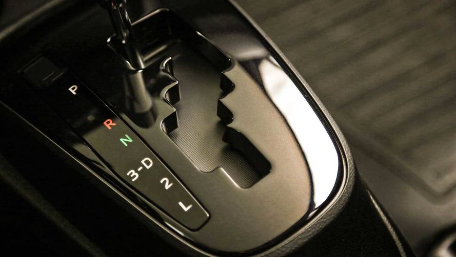 Comparativo Onix Advantage x Etios X
