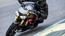 Triumph Announces 2016 Speed Triple S and Speed Triple R