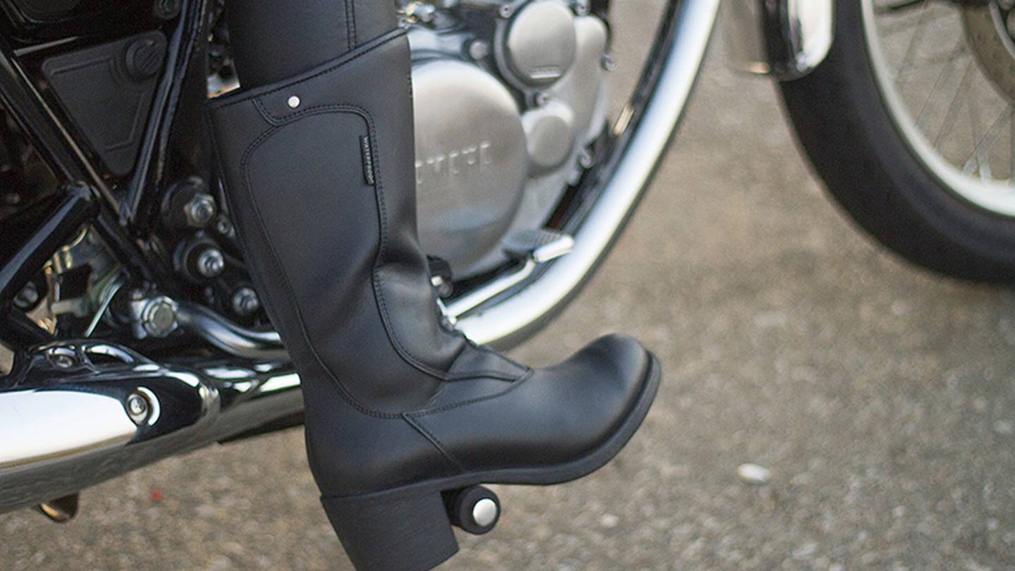 How to Kickstart a Motorcycle