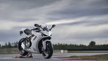 2021 Ducati SuperSport 950, Hero, Track