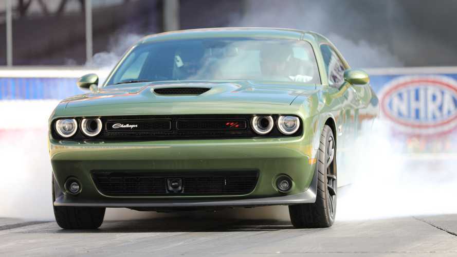 Challenger Scat Pack >> 2019 Dodge Challenger R/T Scat Pack 1320 Angry Bee | Motor1.com Photos Challenger Scat Pack >> 2019 Dodge Challenger R/T Scat Pack 1320 Angry Bee | Motor1.com Photos