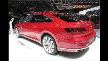 Genf 2017: Sitzprobe im neuen VW Arteon