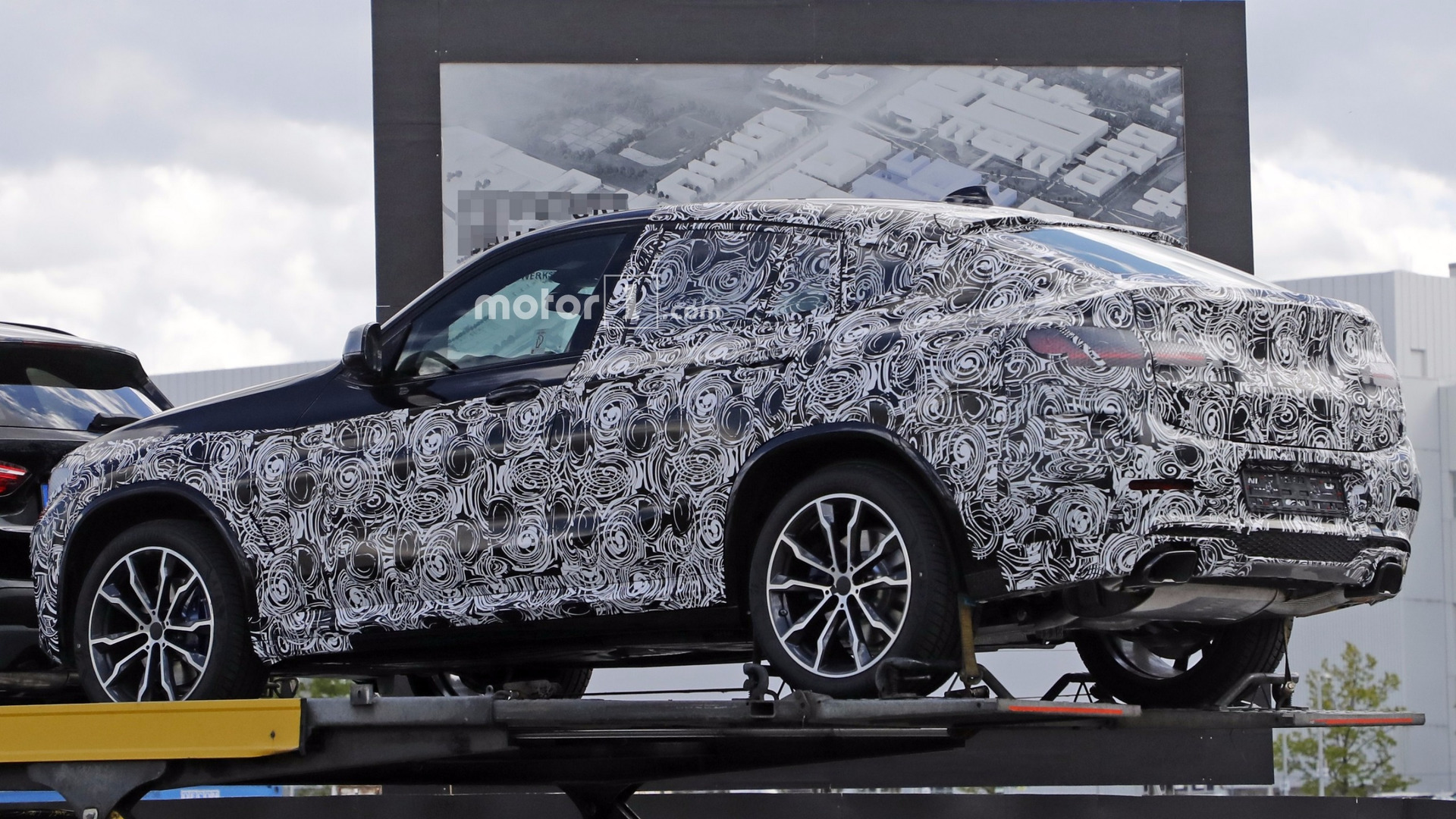 Première apparition pour le tout nouveau BMW X4