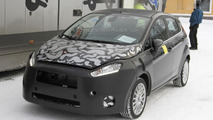 2013 Ford Fiesta facelift prototype spy photo