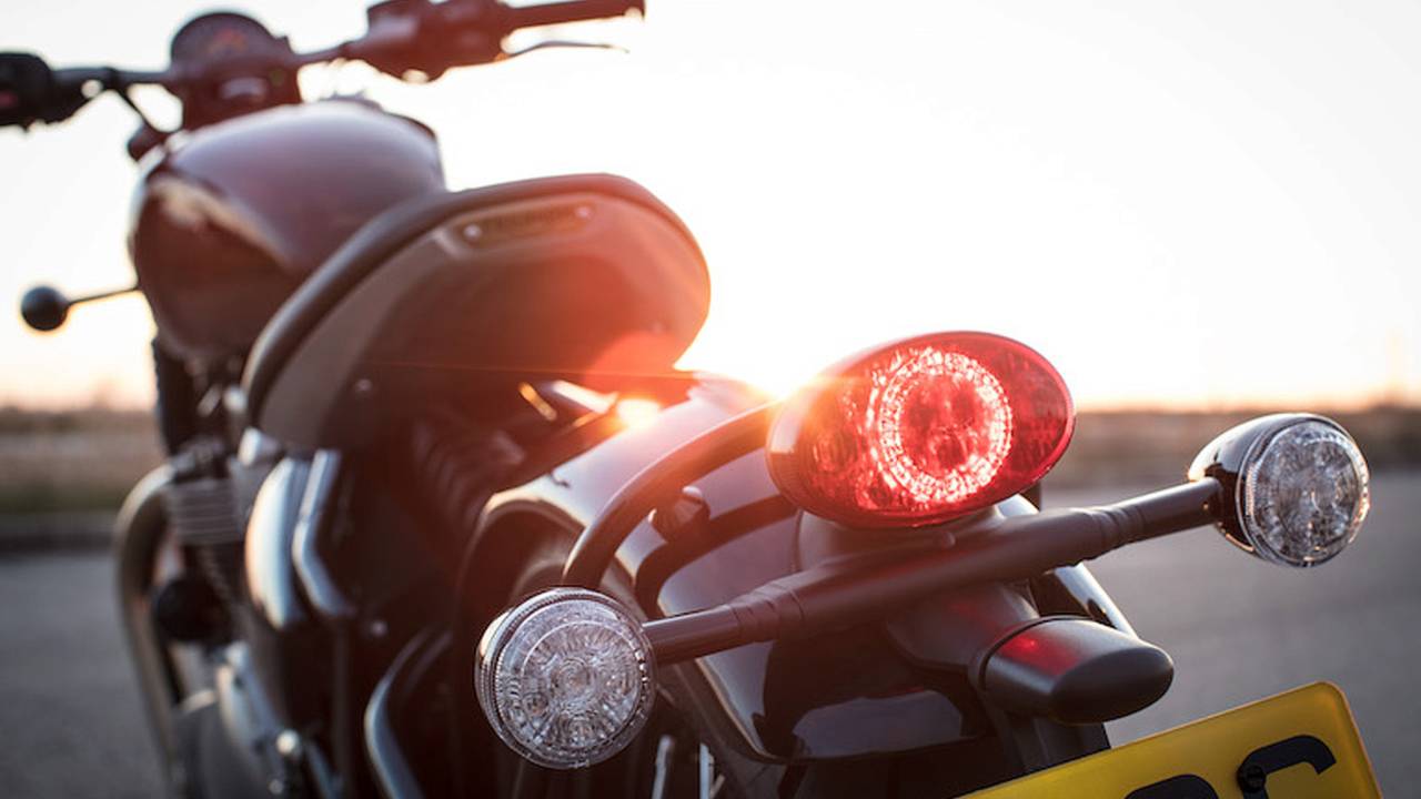 2017 Triumph Bonneville Bobber – First Ride