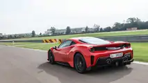 Ferrari 488 Pista, prova sul circuito di Fiorano