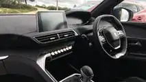 Nissan Qashqai vs Peugeot 3008 SUV