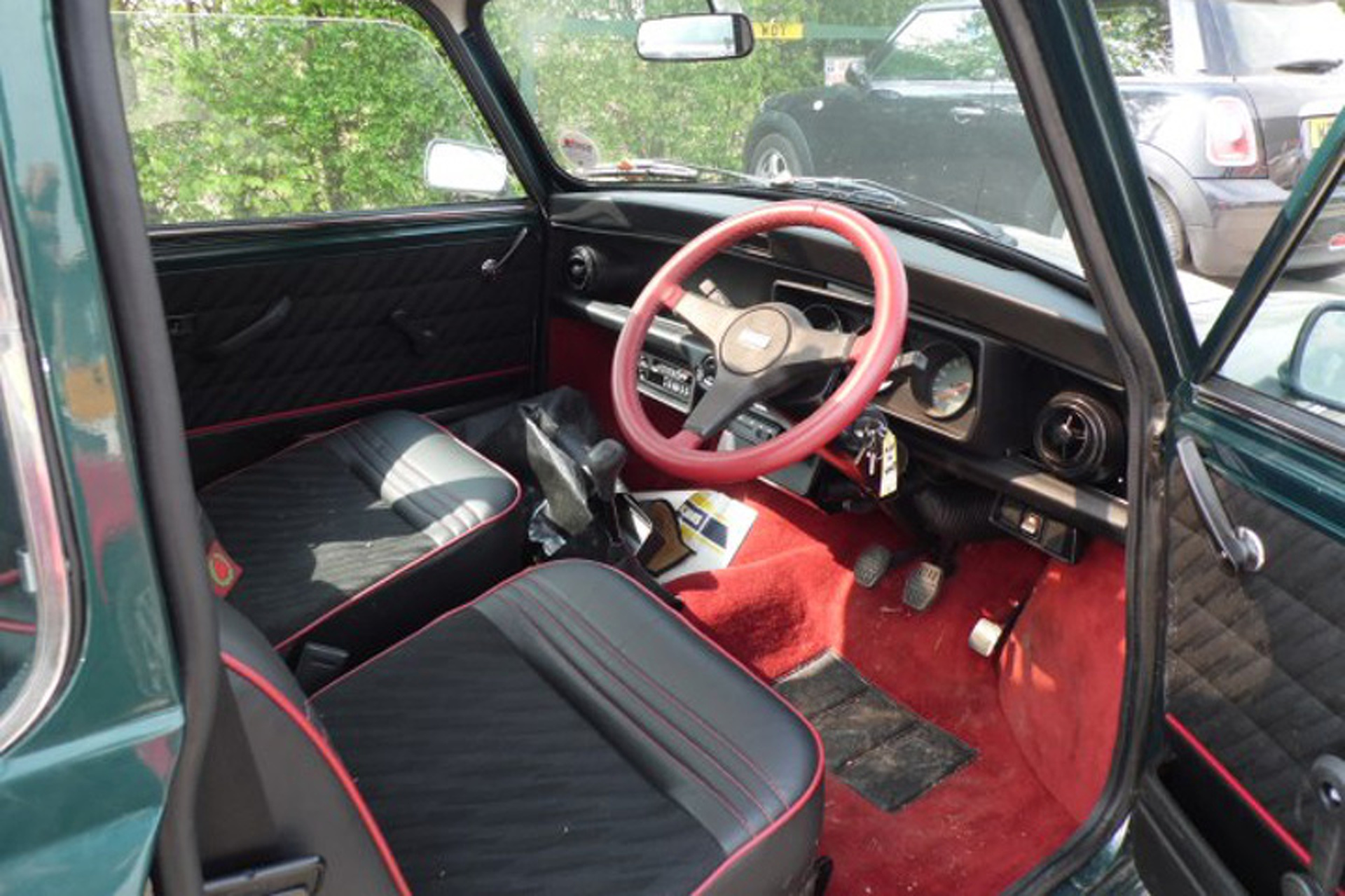 Rare Mini Cooper With Just 292 Miles Hasn’t Moved in 25 Years