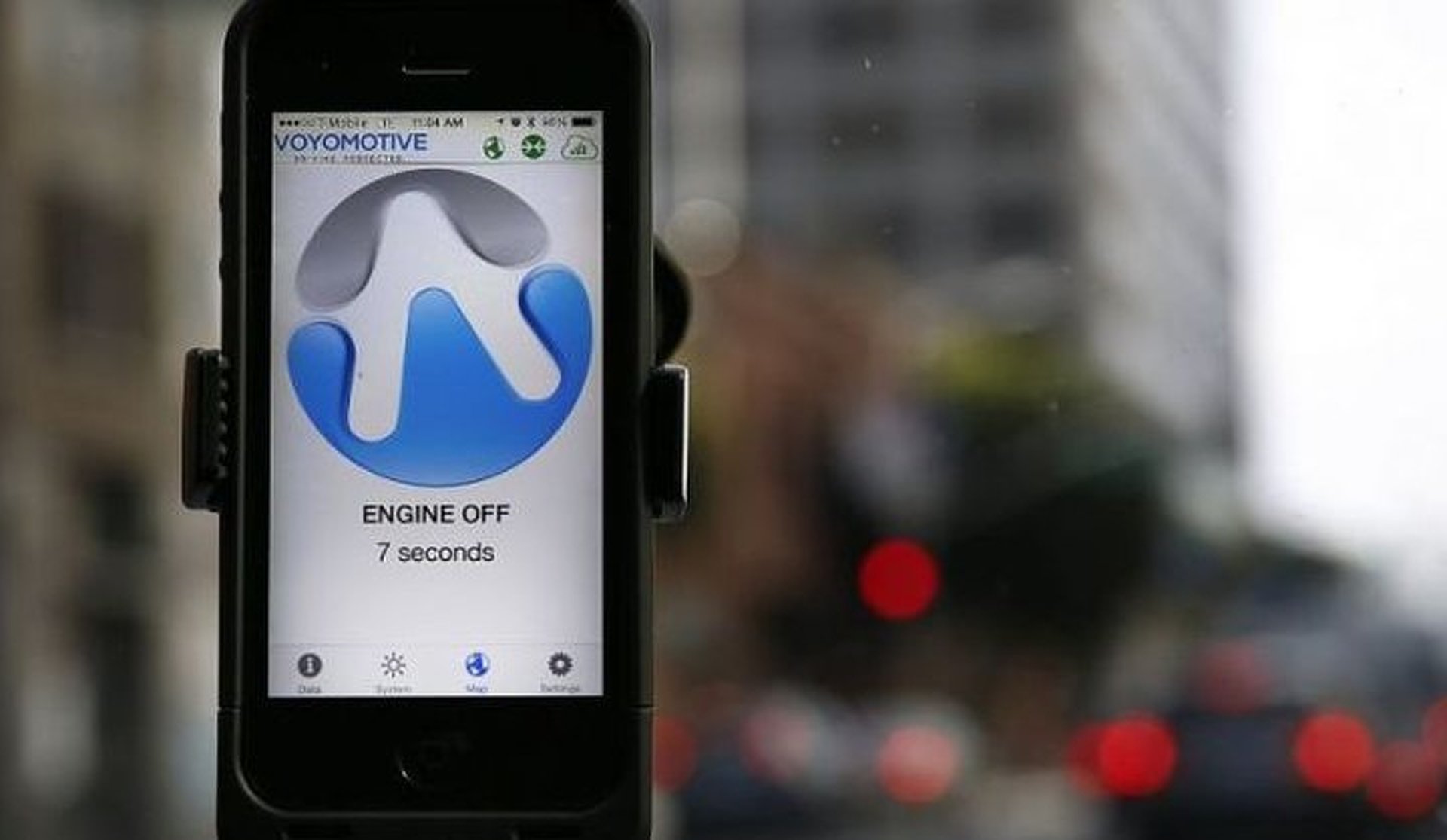 This Piece of Tech Will Turn Your Clunker into a Smart Car