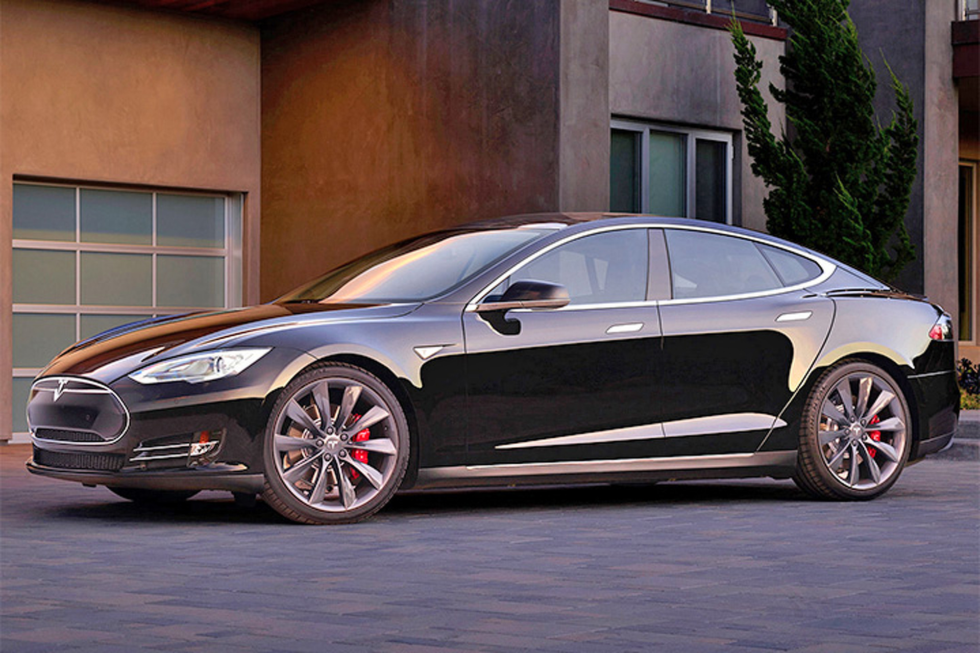 Bob Lutz Is Wrong, Tesla Isn't Doomed