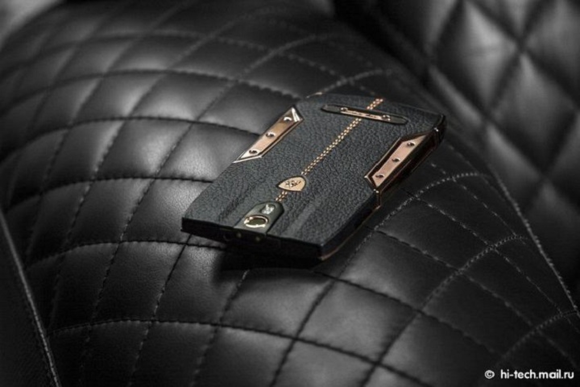 You Can Buy a Lamborghini Android Phone For Just $6K