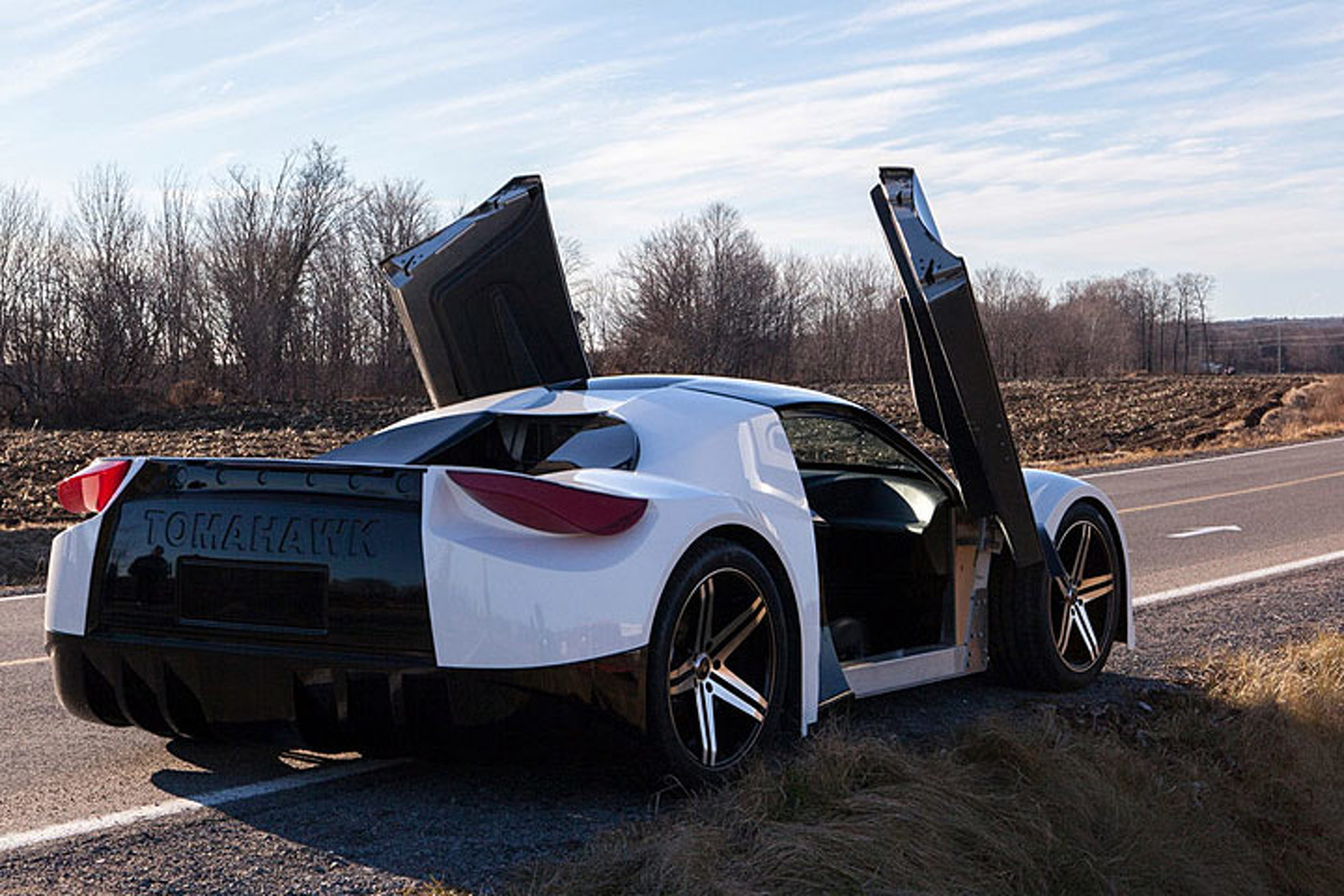 Dubuc Tomahawk EV Supercar Claims 0-60 MPH in 3 Seconds