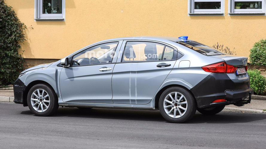 Honda Insight Test Mule Spy Shots