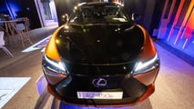 Lexus RZ cómic Salva Espín