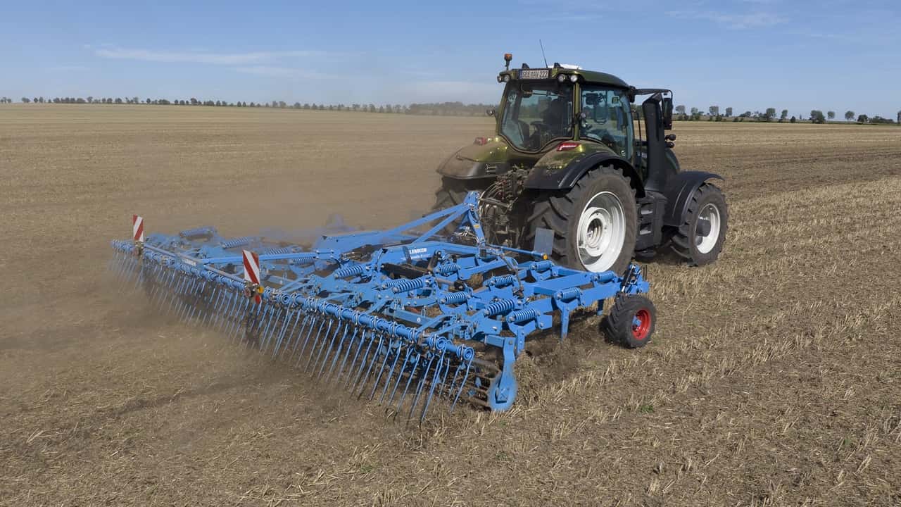 Lemken: Koralin coltivatore semiportato per la lavorazione ultra-superficiale